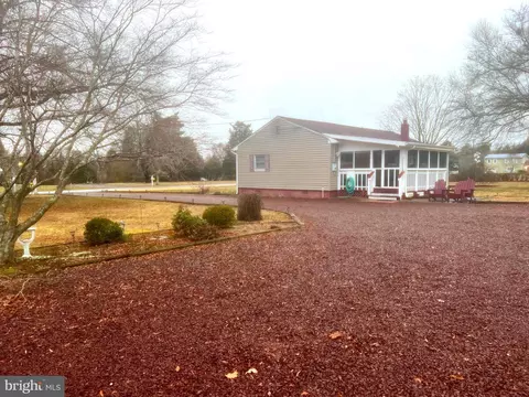 24 Cedar St, Dorchester, NJ 08316