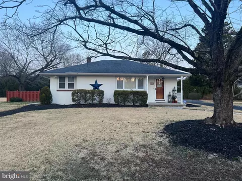 818 Holmes Ave, Vineland, NJ 08361