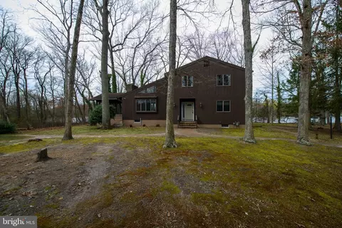 995 Arbor Ct W, Vineland, NJ 08360