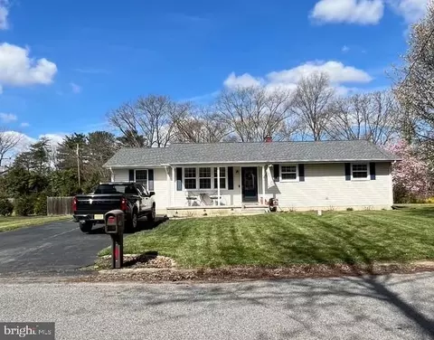28 Oak Dr, Bridgeton, NJ 08302