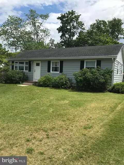 555 Kingman Ave, Vineland, NJ 08360