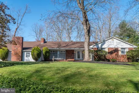 1192 Paterson Dr, Vineland, NJ 08361