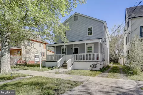 735 E Montrose St, Vineland, NJ 08360