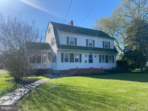 34 Elmwood Ave, Vineland, NJ 08360