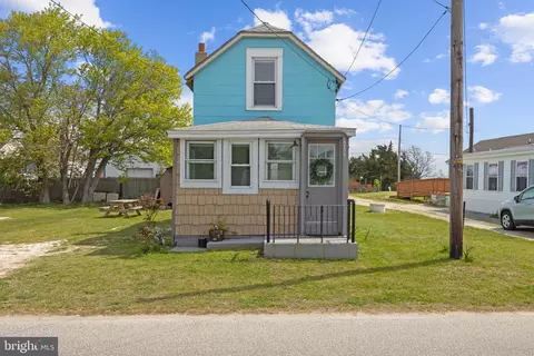 235 New Jersey Ave, Fortescue, NJ 08321