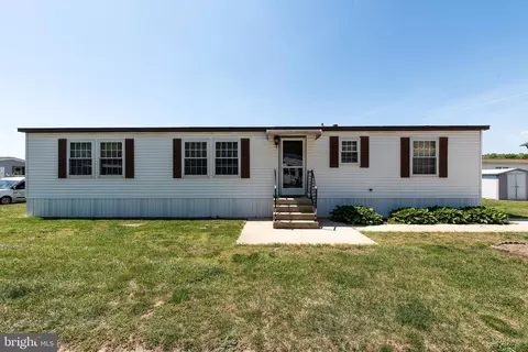 768 E Garden Rd #94, Vineland, NJ 08361