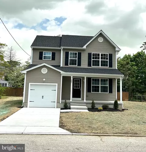 207 N 8th St, Millville, NJ 08332