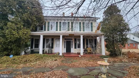 920 Ye Greate St, Greenwich, NJ 08323