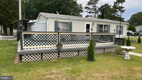 800 College Dr #44, Vineland, NJ 08360