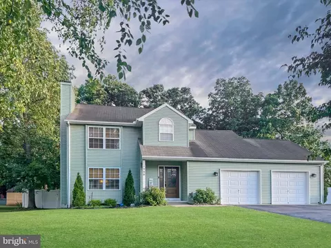 745 Timber Brook Dr, Vineland, NJ 08360