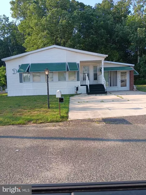 768 E Garden Rd #103, Vineland, NJ 08360