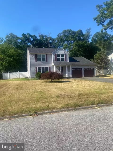 465 Cedarwood Dr, Vineland, NJ 08360