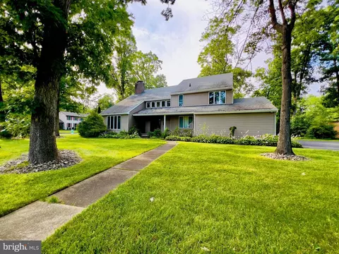 2870 Driftwood Ln, Vineland, NJ 08361