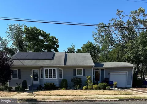 902 E St, Millville, NJ 08332