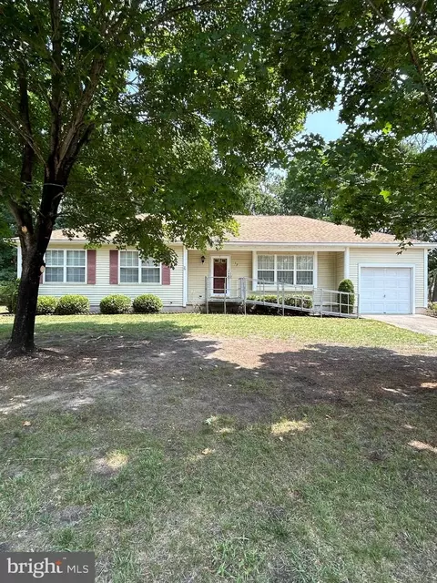 17 Emily Dr, Millville, NJ 08332