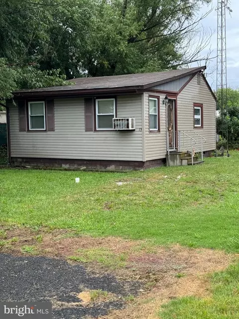 13 Louisiana Ave, Fortescue, NJ 08321