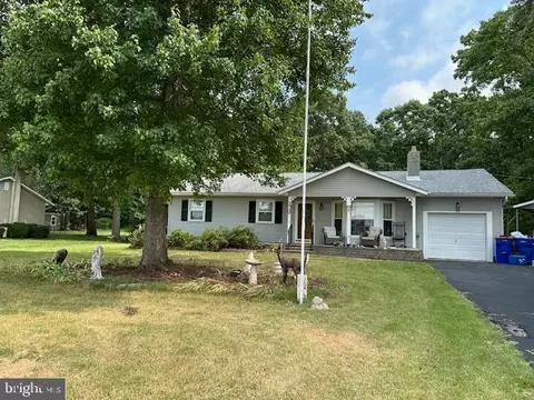 8102 W Buckshutem Rd, Millville, NJ 08332