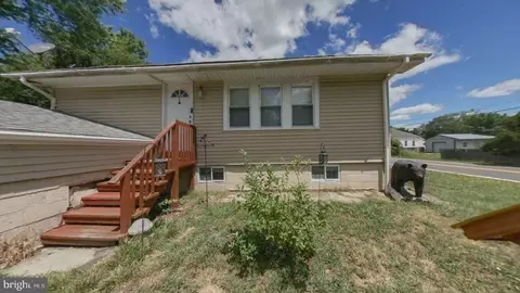1 E Point Rd, Heislerville, NJ 08324