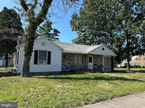 9 W Harrison Ave, Millville, NJ 08332
