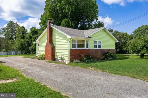 1063 W Park Ave, Vineland, NJ 08360