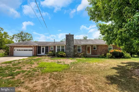 365 E Butler Ave, Vineland, NJ 08360