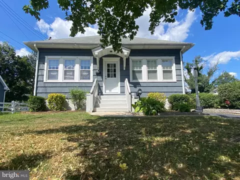 810 Florence Ave, Vineland, NJ 08360