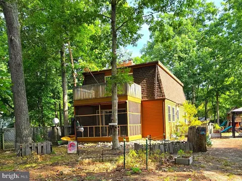 616 SW Lakeshore Dr, Millville, NJ 08332