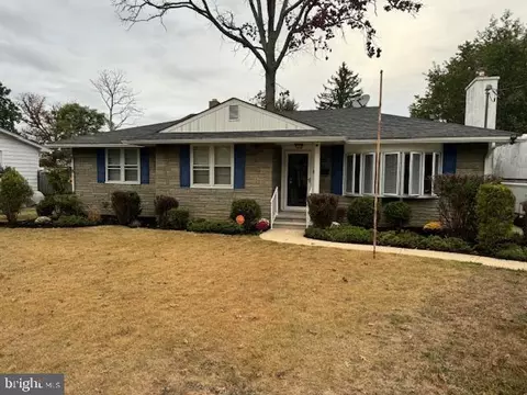1020 Hamilton Dr, Vineland, NJ 08360