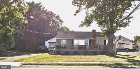 962 Main St, Shiloh, NJ 08353