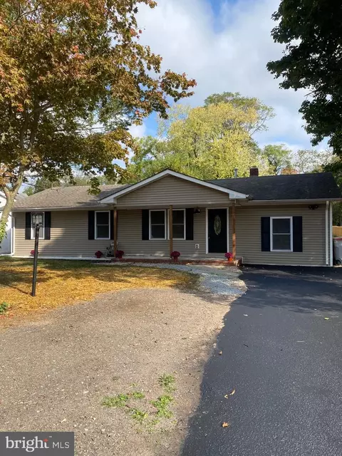 1250 Magnolia Rd, Vineland, NJ 08361