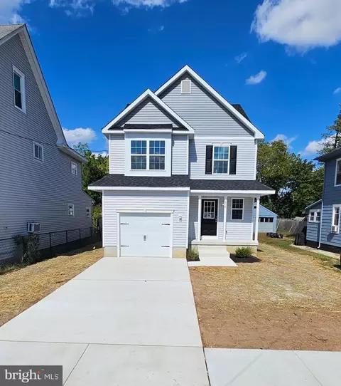 516 E Mulberry St, Millville, NJ 08332