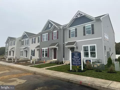 17 Whitaker Ct, Millville, NJ 08332