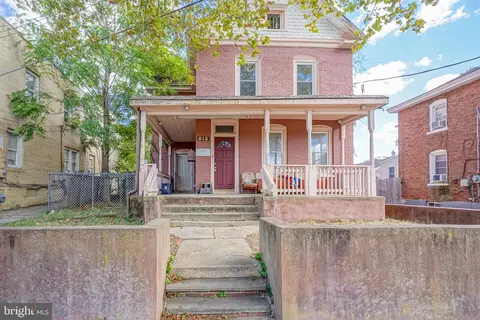 615 S 7th St, Vineland, NJ 08360