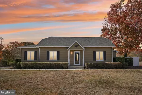 190 N Brewster Rd, Vineland, NJ 08361