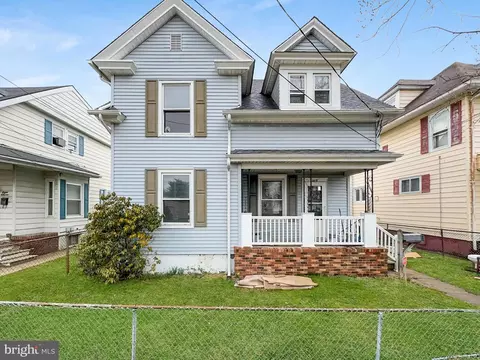 809 N 4th St, Millville, NJ 08332