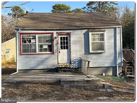 173 Point Breeze Dr, Millville, NJ 08332