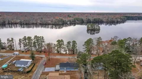 314 SE Lake Shore Dr, Millville, NJ 08332