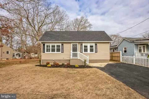 712 Oxford St, Vineland, NJ 08360