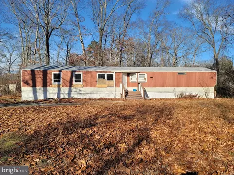 7500 Whittier Dr, Millville, NJ 08332