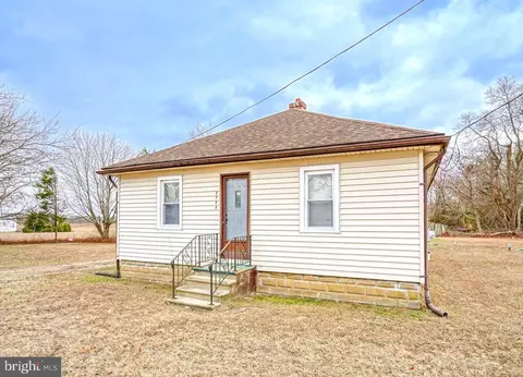3755 Cedarville Rd, Cedarville, NJ 08311