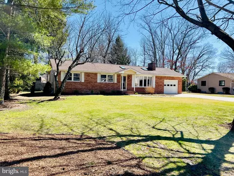 2199 Nona Dr, Vineland, NJ 08361