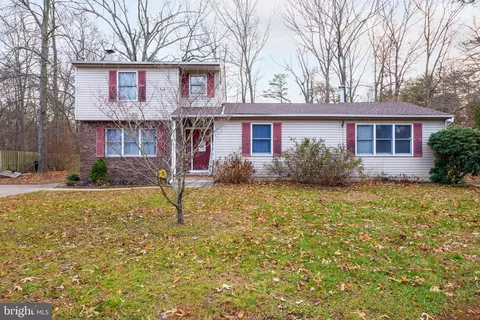 637 W Elmer Rd, Vineland, NJ 08360