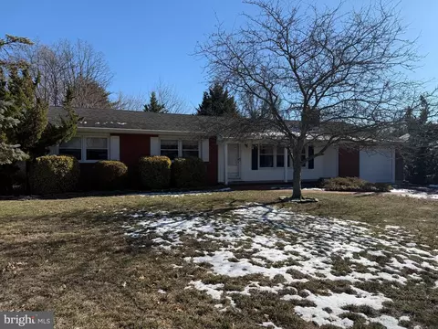 1283 Kirkwood Dr, Vineland, NJ 08361
