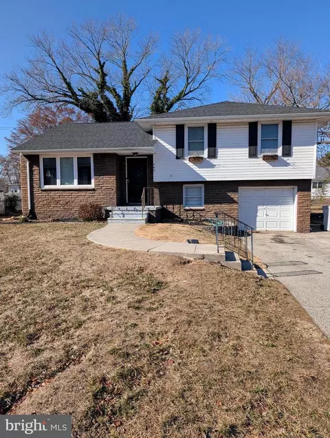 742 S Valley Ave, Vineland, NJ 08360