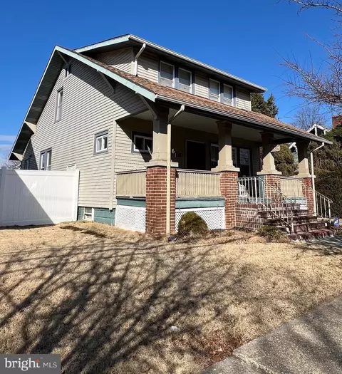 1008 New Pear St, Vineland, NJ 08360