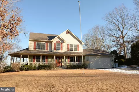 2477 Meade Dr, Vineland, NJ 08361