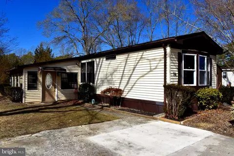 800 College Dr #76, Vineland, NJ 08360