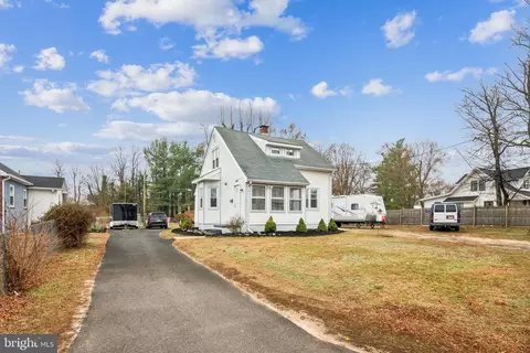 405 Oxford St, Vineland, NJ 08360