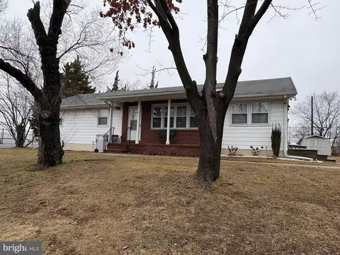78 W Montrose St, Vineland, NJ 08360