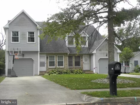 983 Magnolia Rd, Vineland, NJ 08360